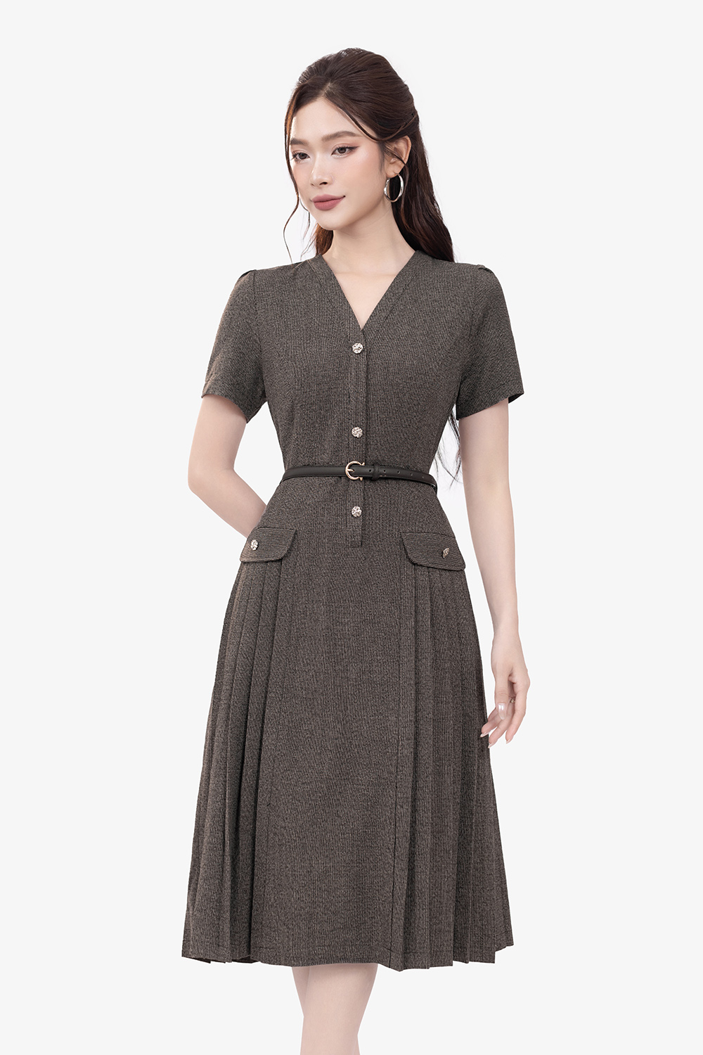 Đầm công sở màu nâu cổ V tùng xếp ly