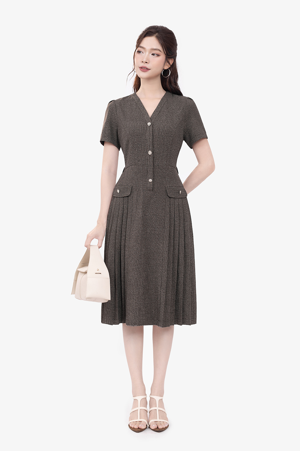 Đầm công sở màu nâu cổ V tùng xếp ly