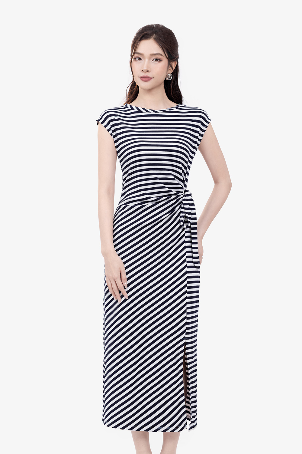 Đầm thun trắng sọc xanh đen thắt nơ eo