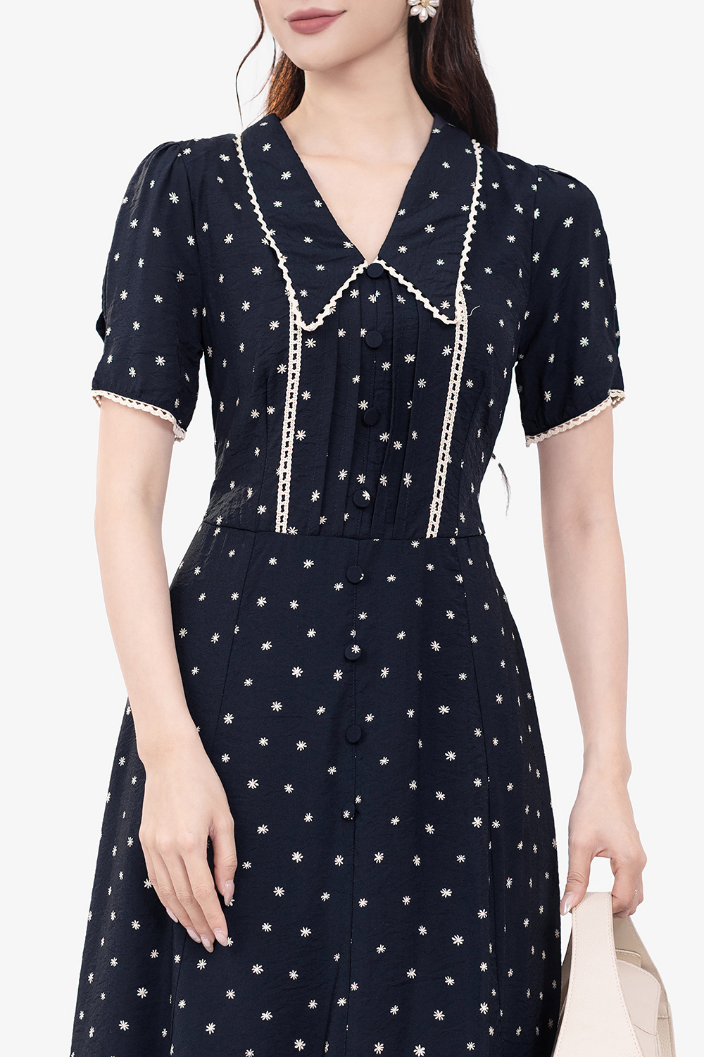 Đầm hoa dáng xòe chữ A viền ren