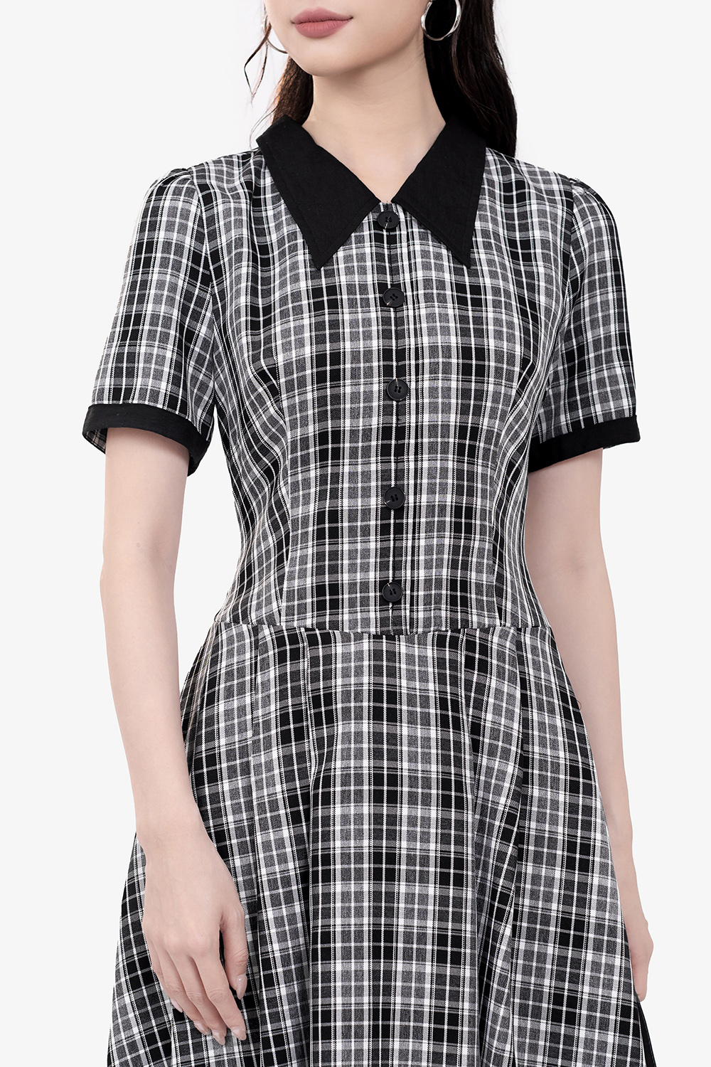 Đầm caro công sở dáng xòe phối cổ đen