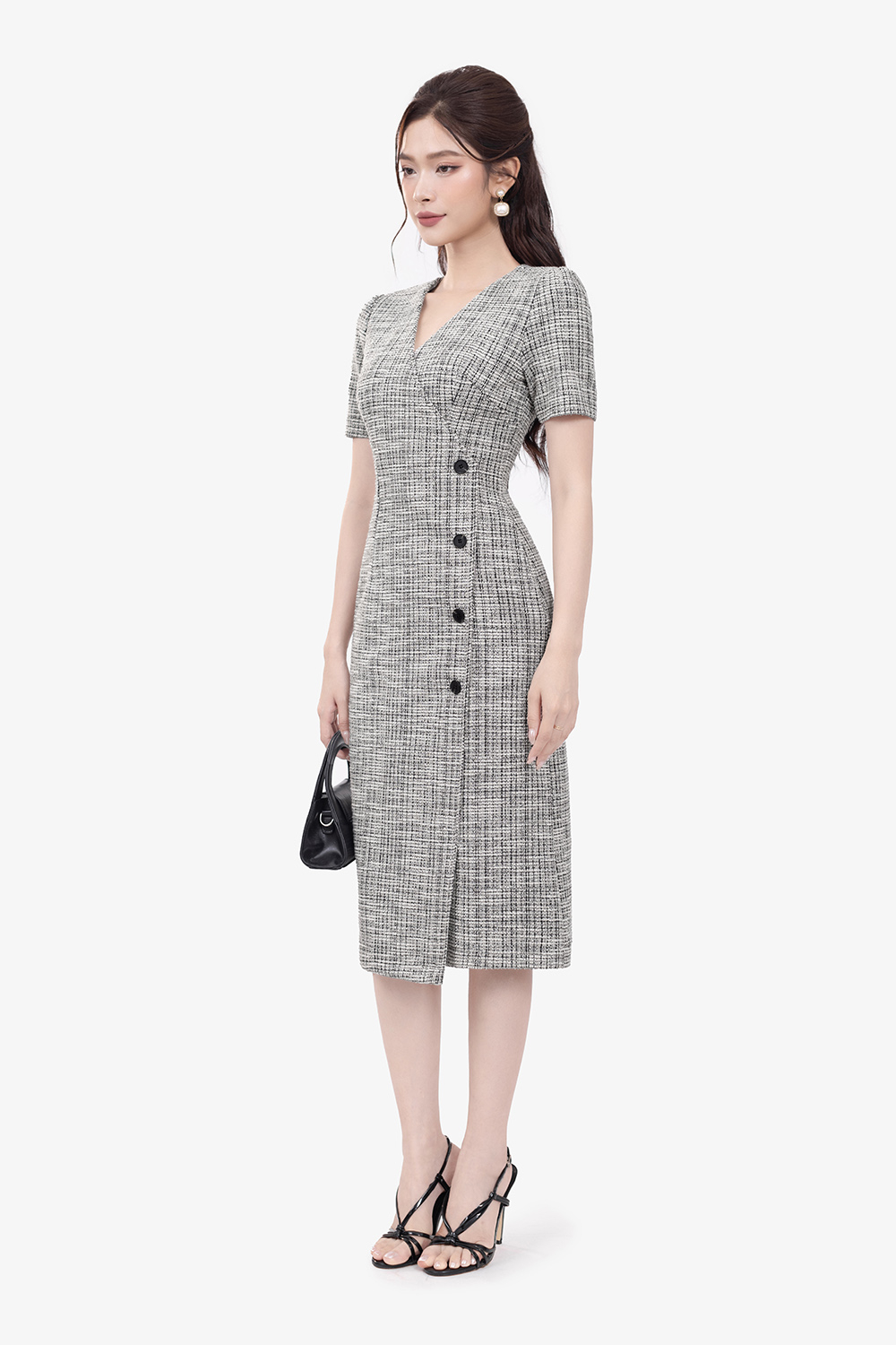 Đầm công sở dáng ôm cổ V phối nút