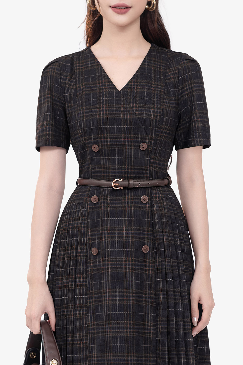 Đầm caro dáng xòe xếp ly phối nút