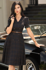 Đầm caro dáng xòe xếp ly phối nút