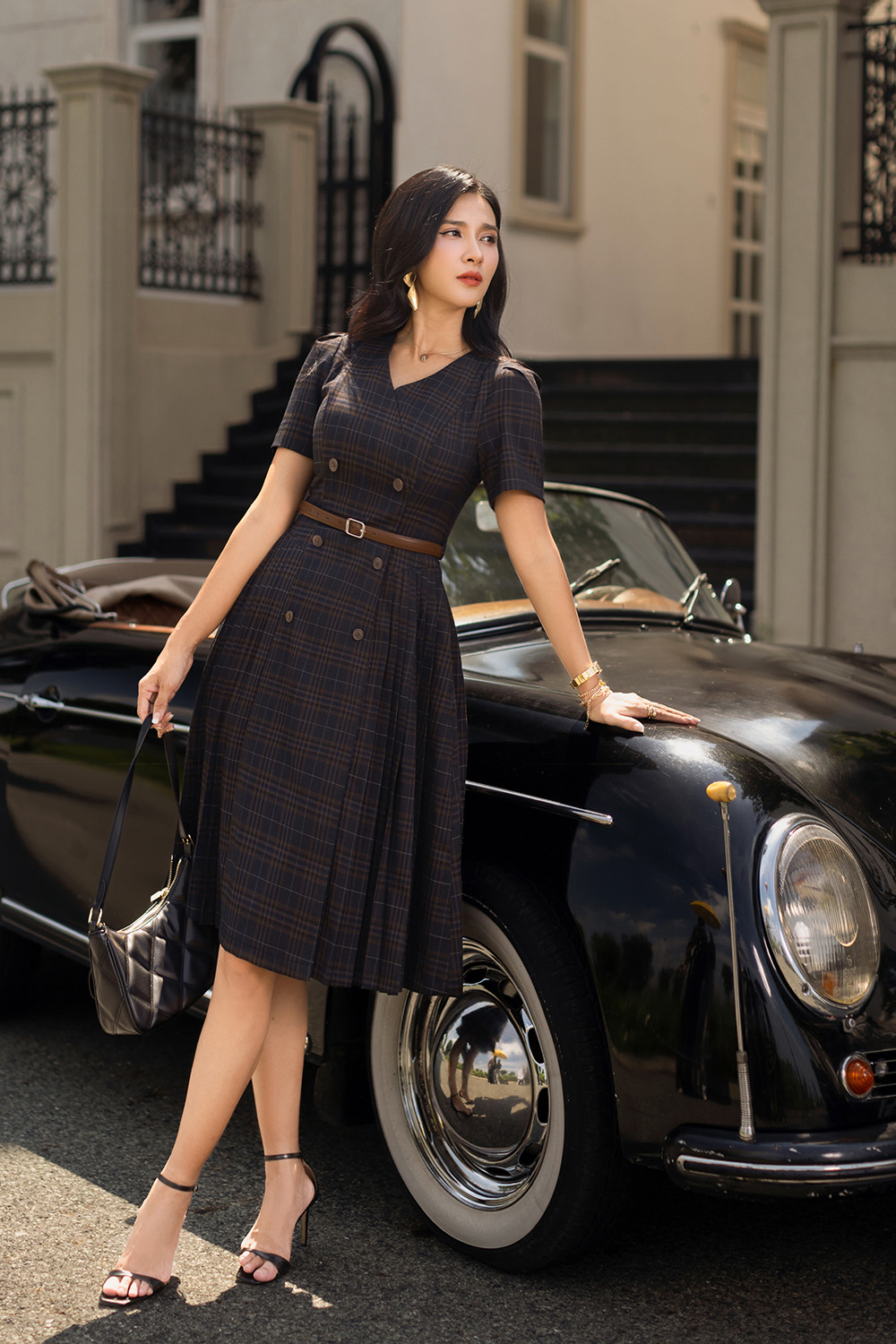 Đầm caro dáng xòe xếp ly phối nút HL32-10