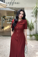 Đầm đỏ xòe dáng dài cổ phối nơ to