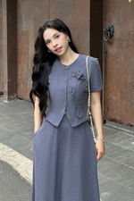 Áo kiểu nữ dáng ôm cổ tròn đính hoa