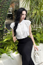 Áo kiểu nữ họa tiết chấm bi nhỏ cổ xoắn