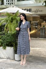 Đầm caro công sở cổ V kèm đai eo