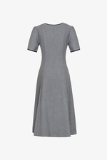 Đầm công sở cổ V phối túi viền đen