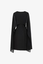 Đầm đen chữ A cổ tròn phối choàng chiffon