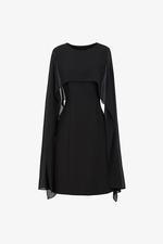 Đầm đen chữ A cổ tròn phối choàng chiffon