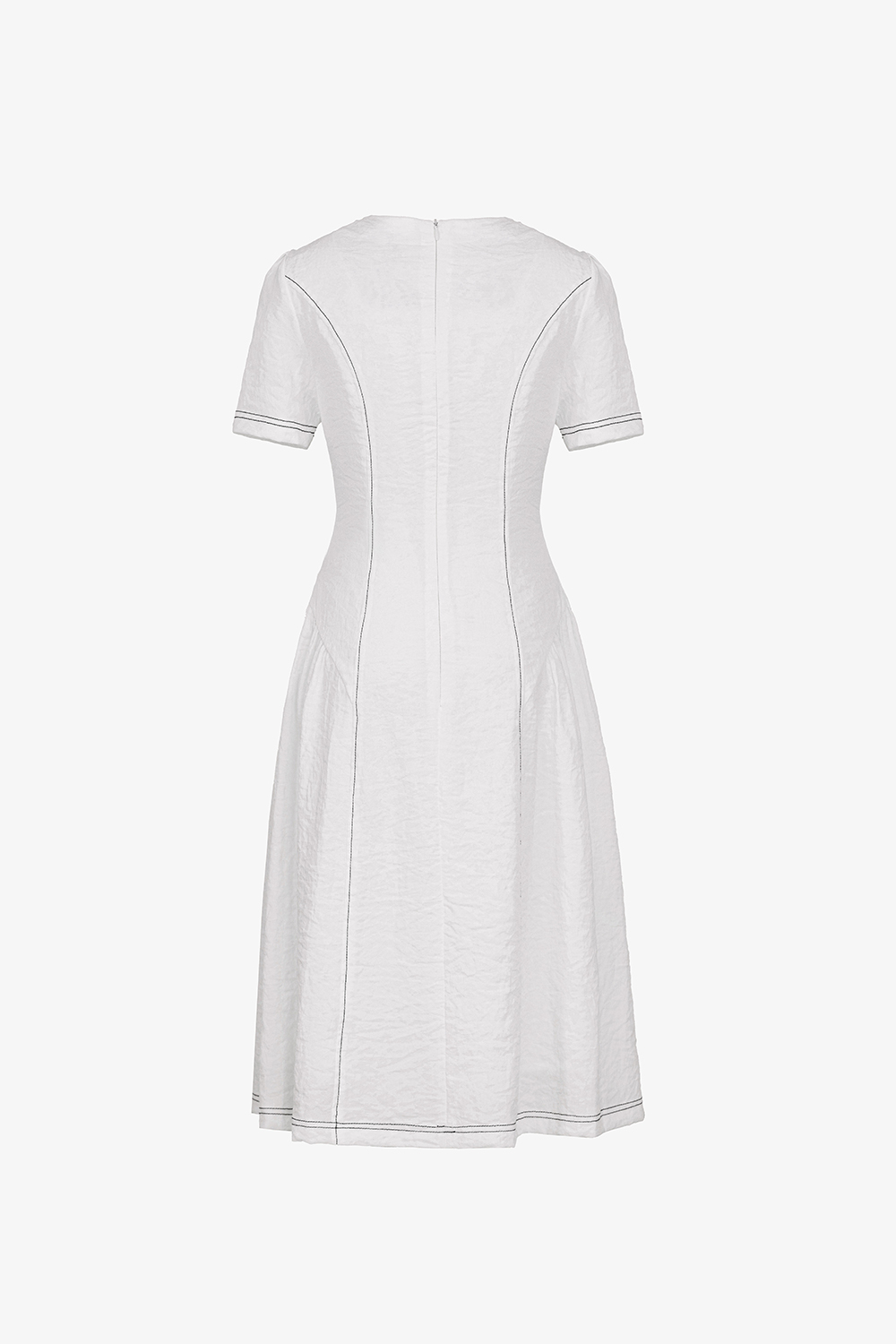 Đầm trắng dáng chữ A cổ tròn phối viền