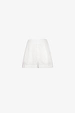 Quần short trắng xô thêu phối ren