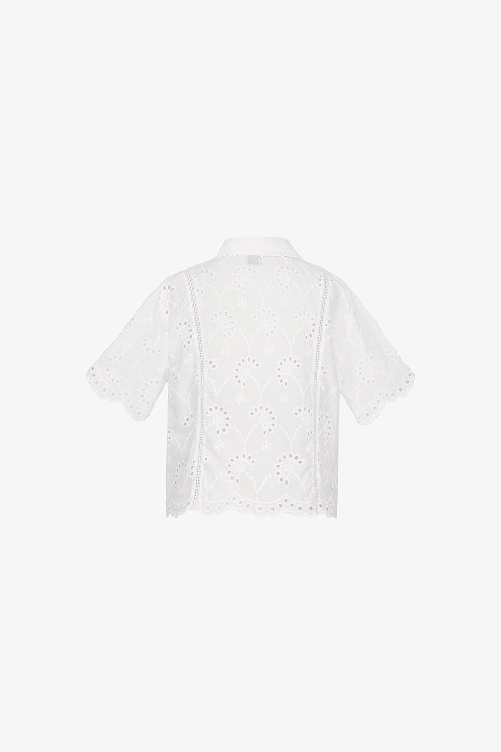 Áo kiểu sơ mi xô thêu màu trắng