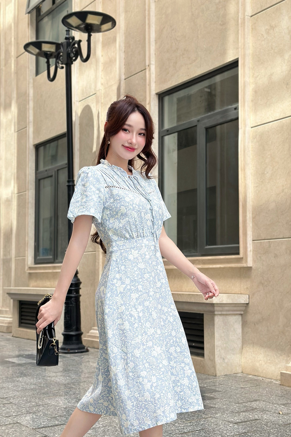 Đầm hoa xanh dáng xòe cổ phối nơ