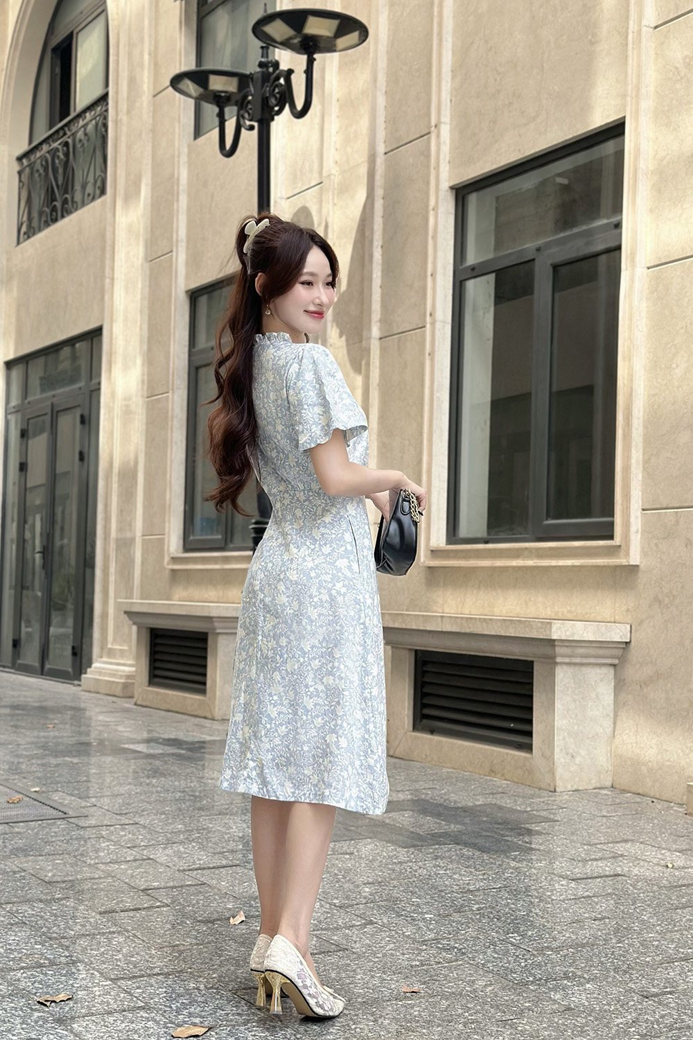 Đầm hoa xanh dáng xòe cổ phối nơ