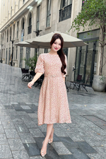 Đầm hoa nhí đỏ dáng chữ A thắt eo