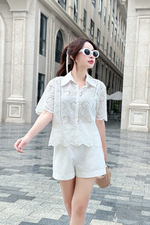 Áo kiểu sơ mi xô thêu màu trắng