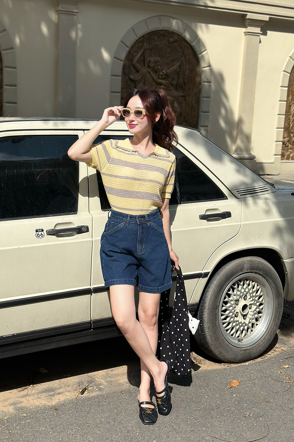 Áo len dệt kim tay ngắn sọc vàng xám