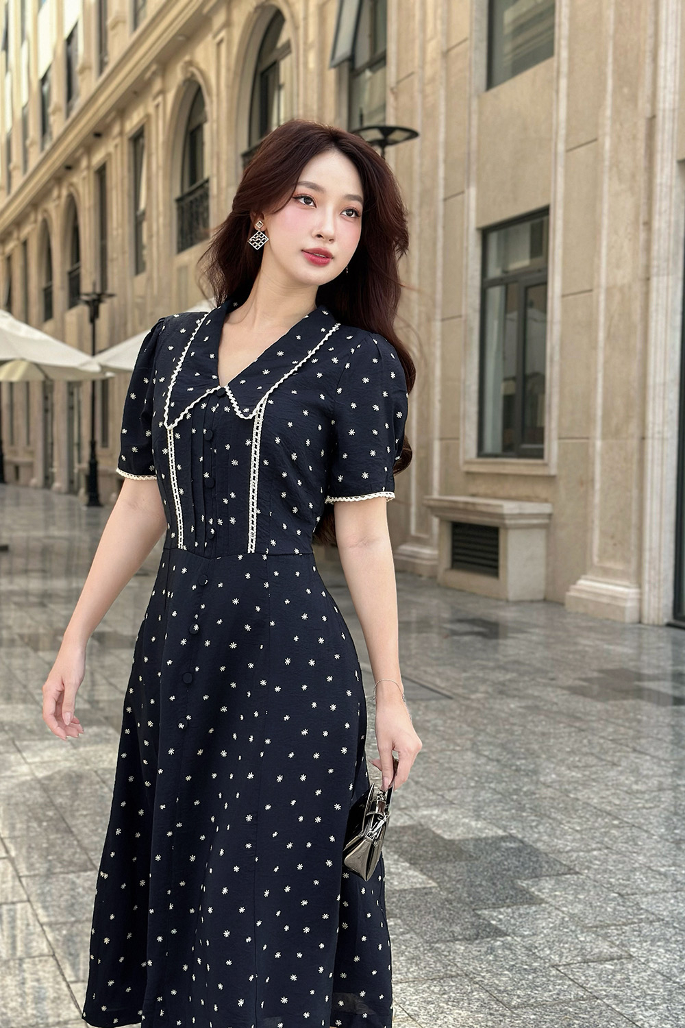 Đầm hoa dáng xòe chữ A viền ren