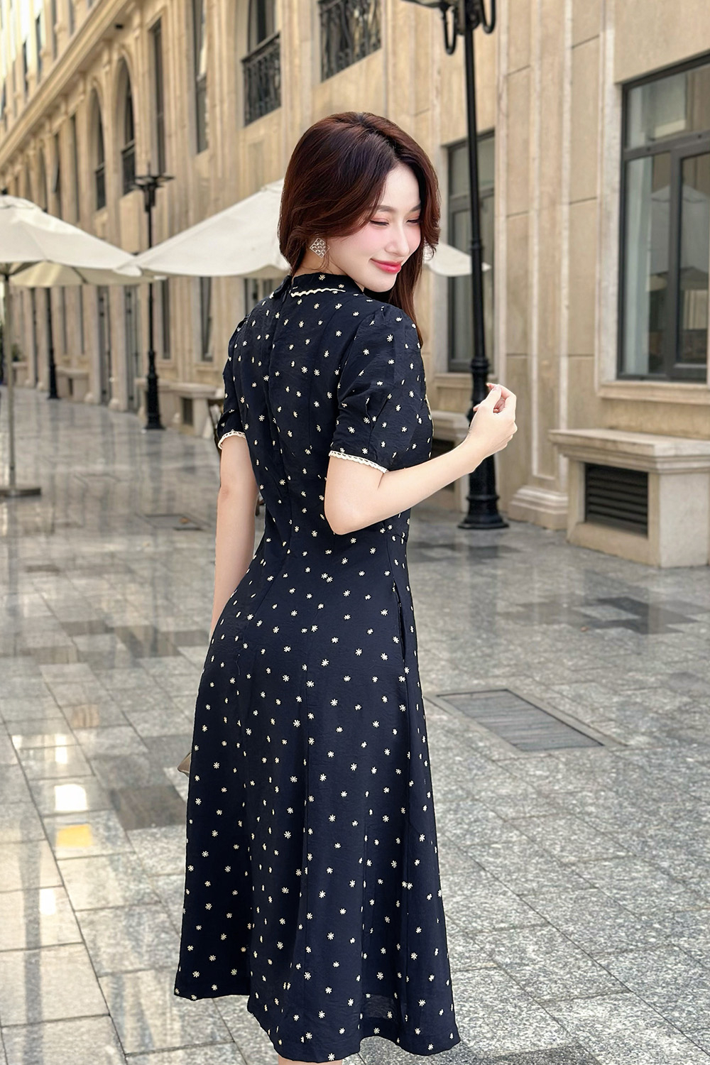 Đầm hoa dáng xòe chữ A viền ren