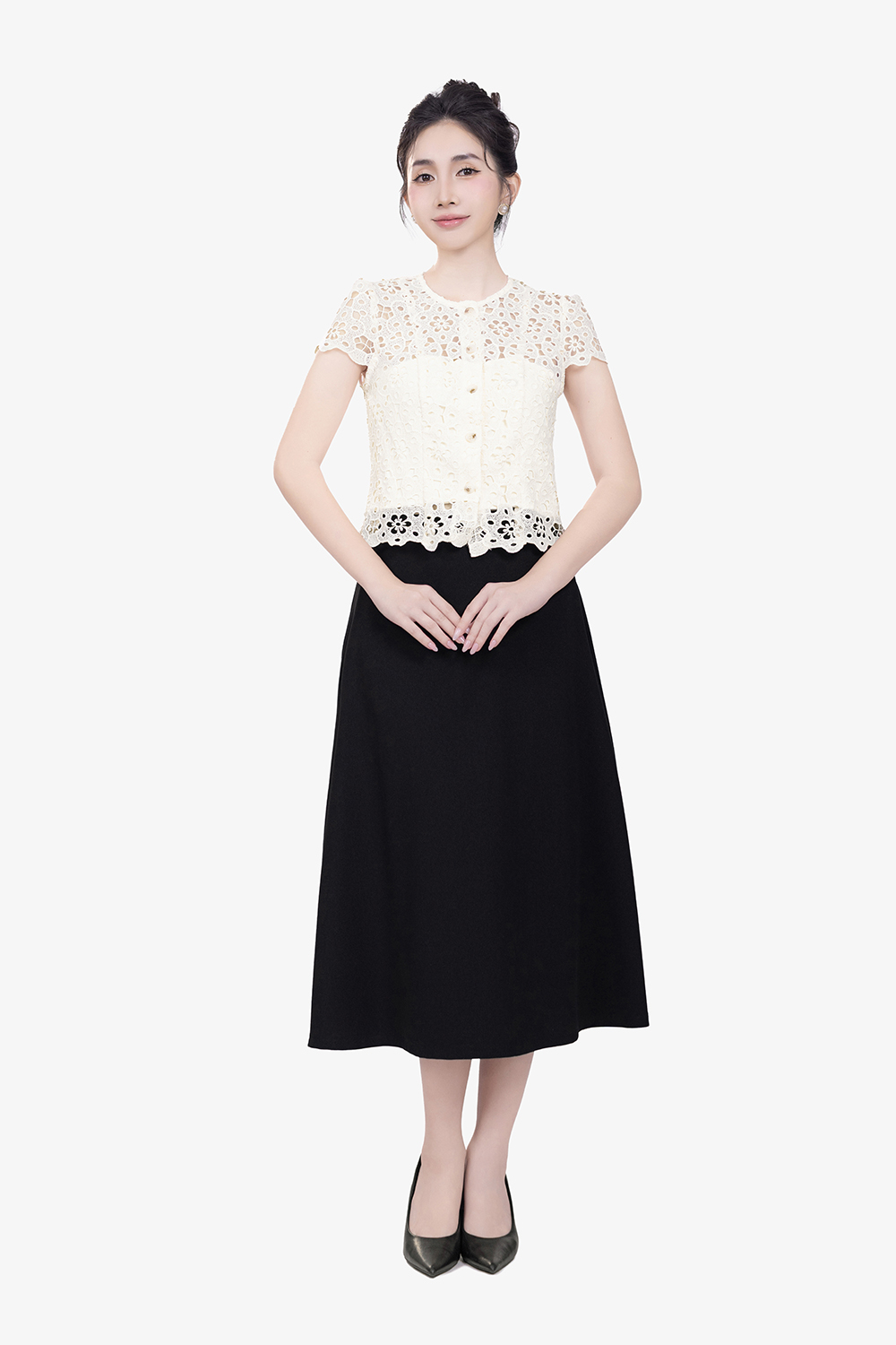 Áo kiểu ren nữ cổ tròn tay ngắn