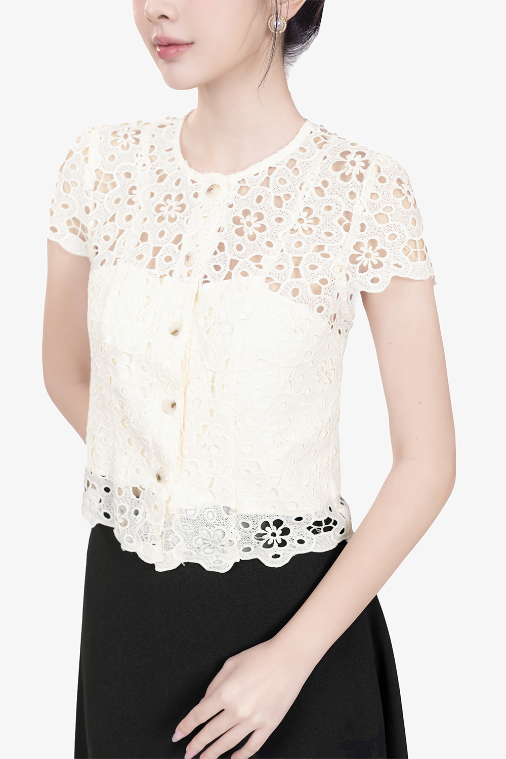 Áo kiểu ren nữ cổ tròn tay ngắn