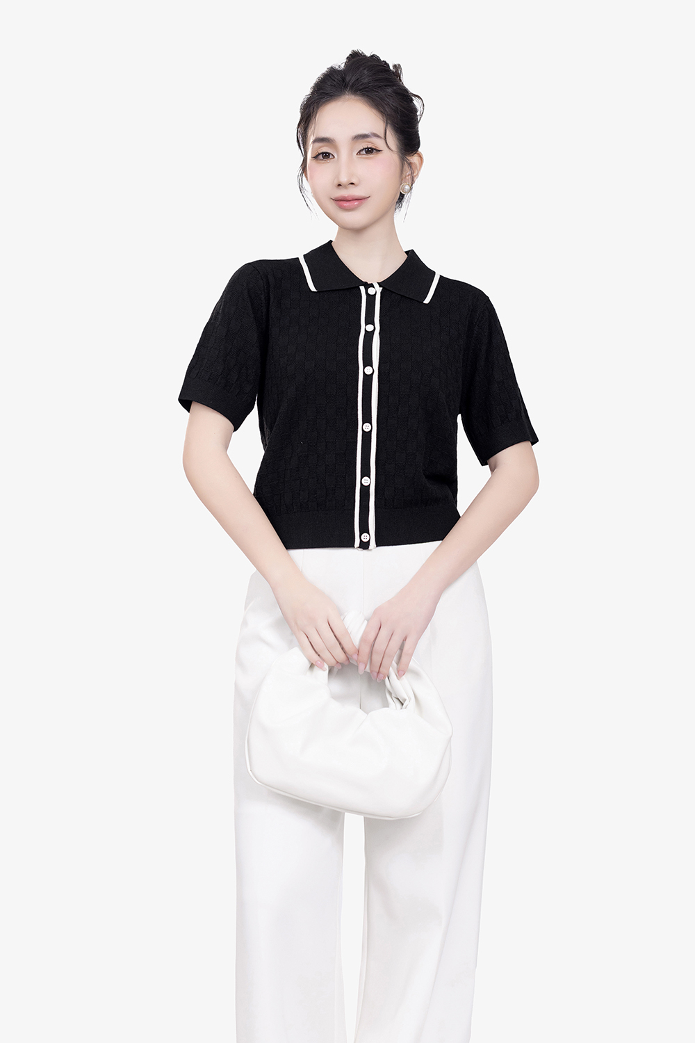 Áo len dệt kim nữ màu đen viền trắng