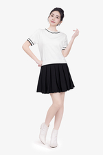 Áo len dệt kim màu trắng viền đen