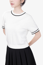 Áo len dệt kim màu trắng viền đen