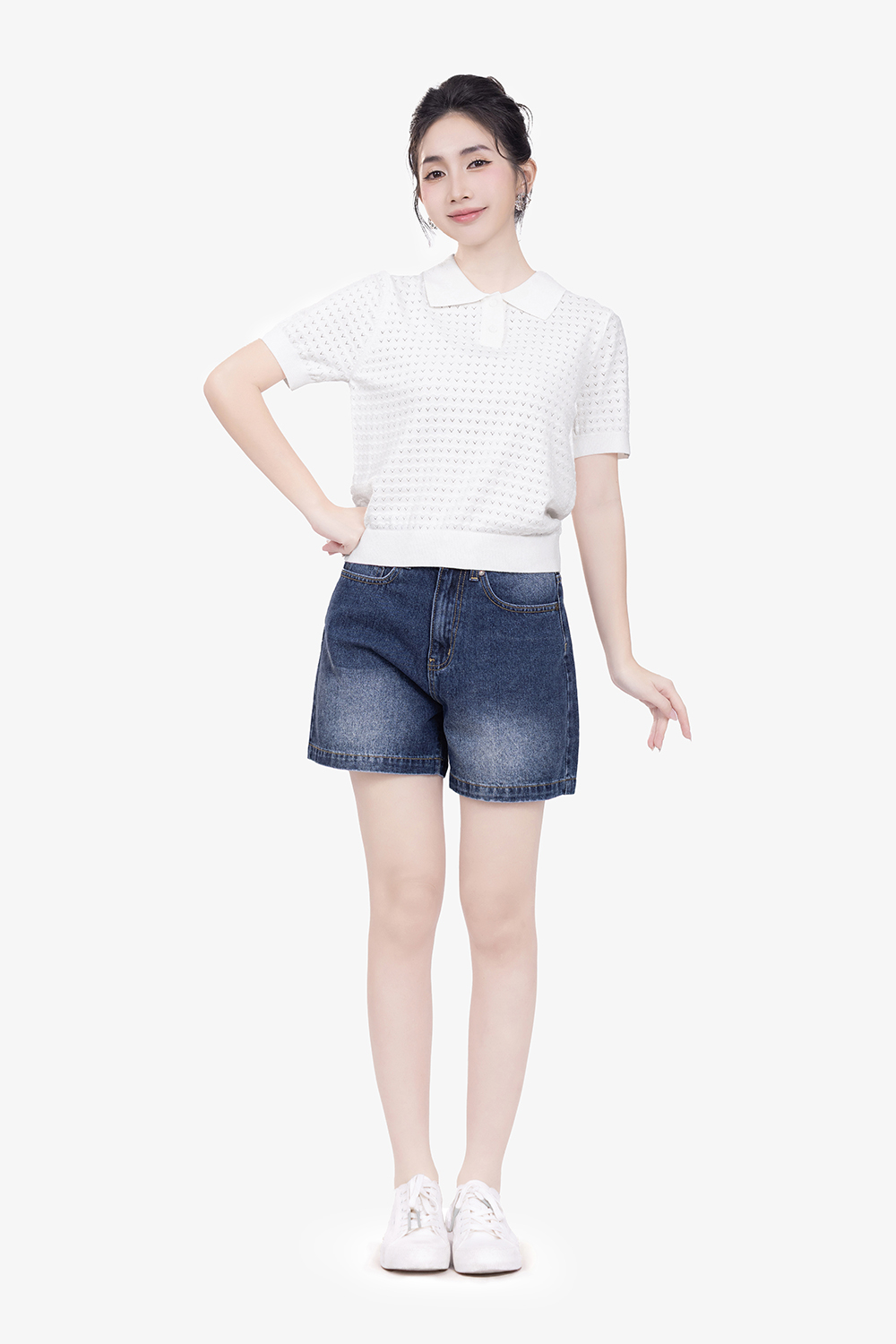 Áo len dệt kim màu trắng cổ polo