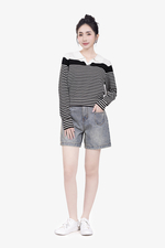 Áo len dệt kim sọc trắng đen tay dài