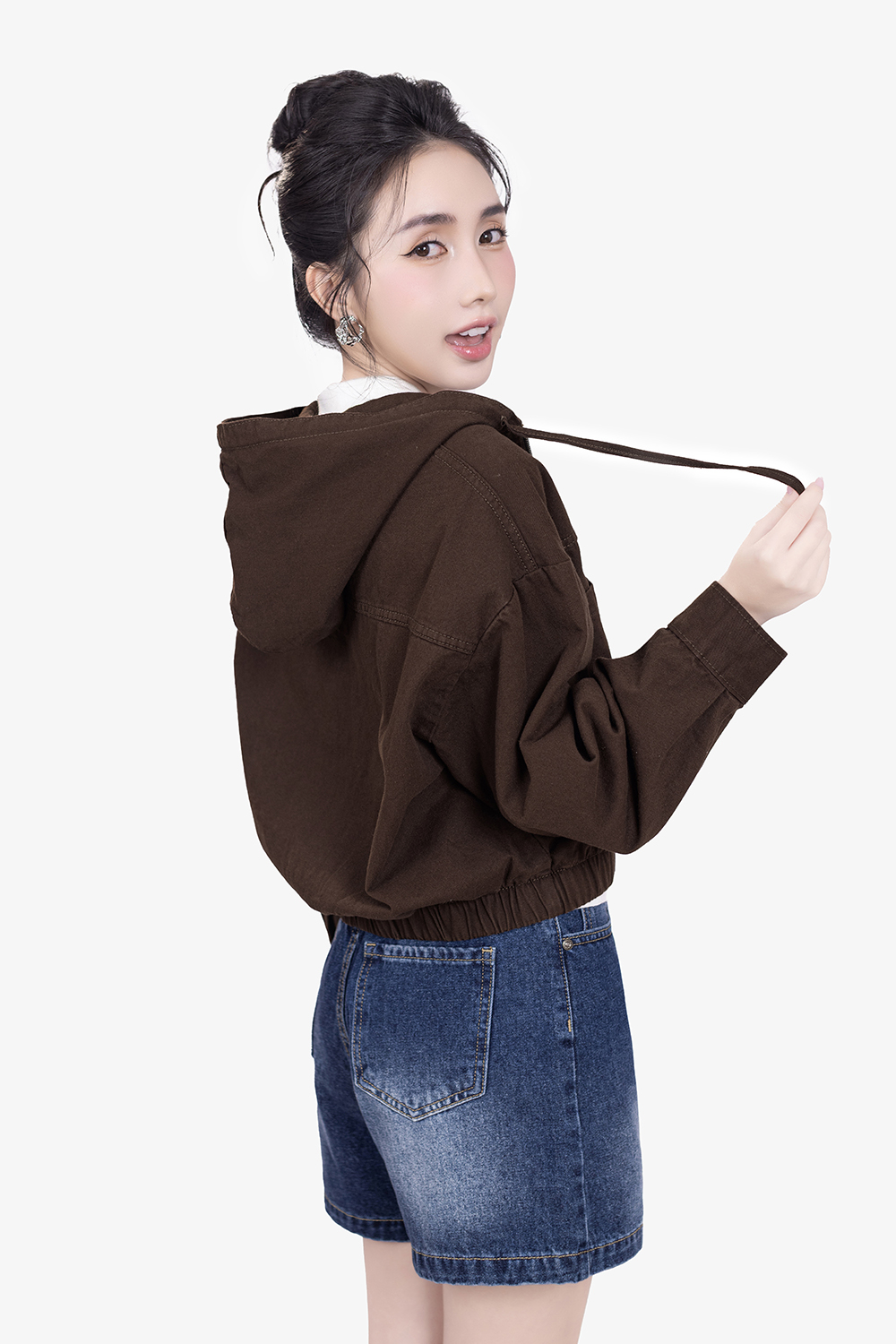 Quần short jean ống rộng màu xanh