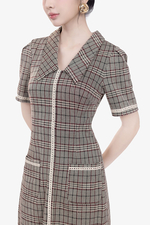 Đầm caro cổ sen phối viền đăng ten