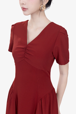 Đầm đỏ dáng xòe cổ V