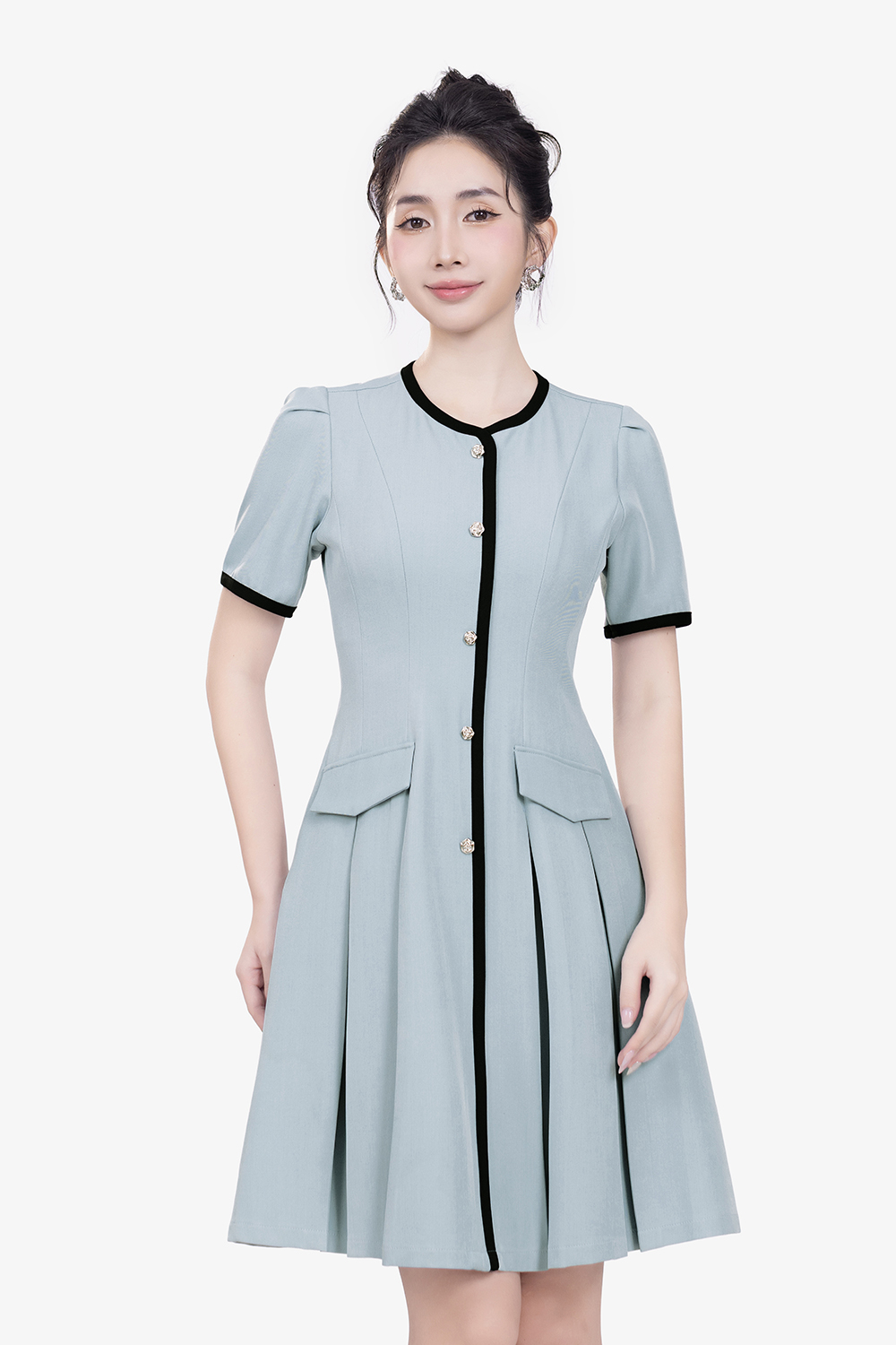 Đầm chữ A xếp ly màu xanh viền đen