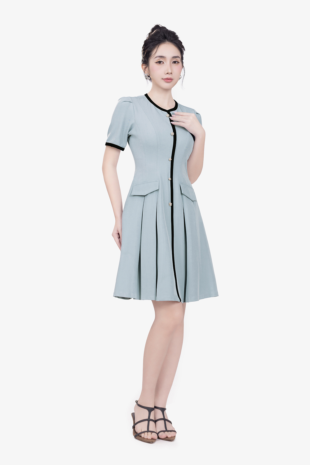 Đầm chữ A xếp ly màu xanh viền đen