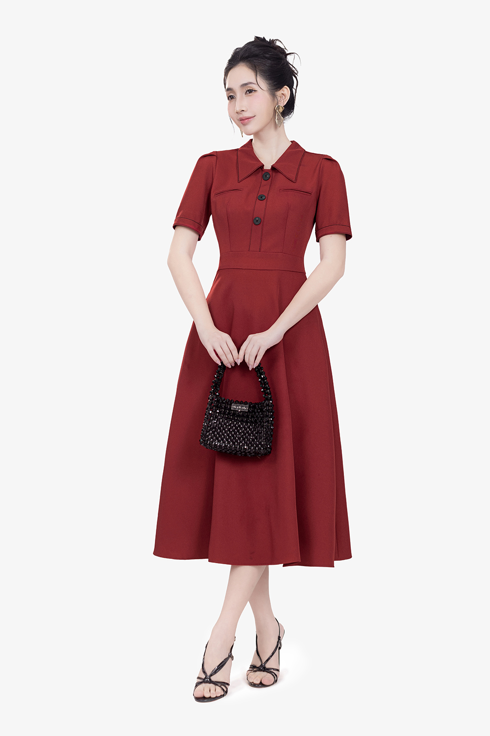 Đầm đỏ dáng xòe cổ sơ mi phối nút