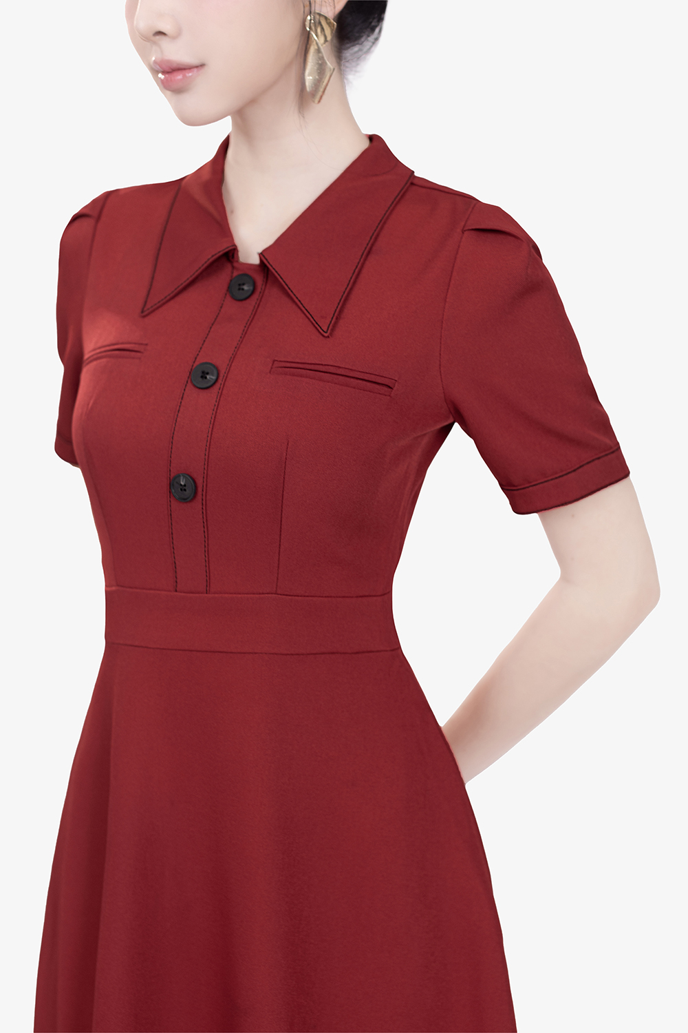 Đầm đỏ dáng xòe cổ sơ mi phối nút