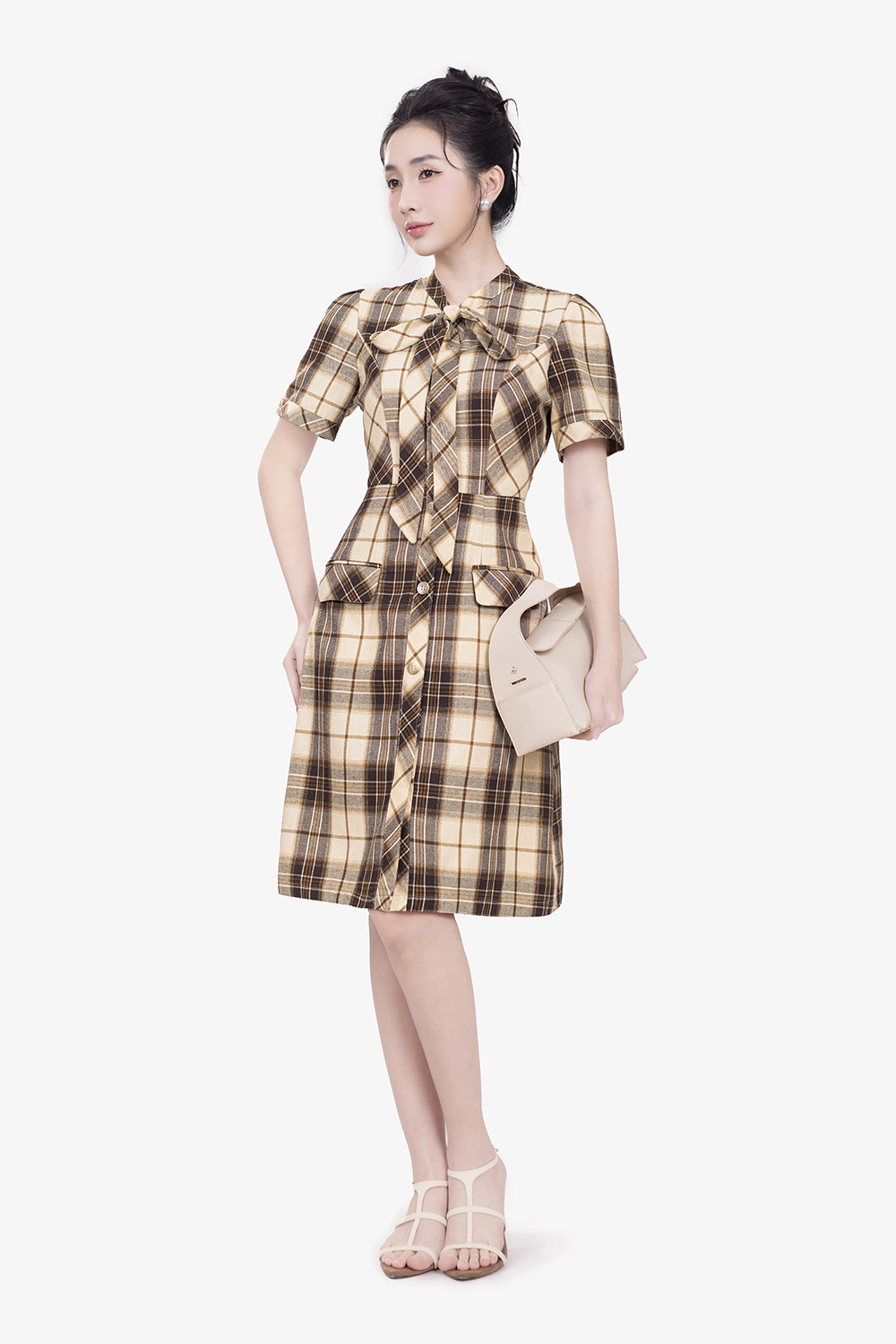 Đầm caro dáng chữ A cổ phối nơ