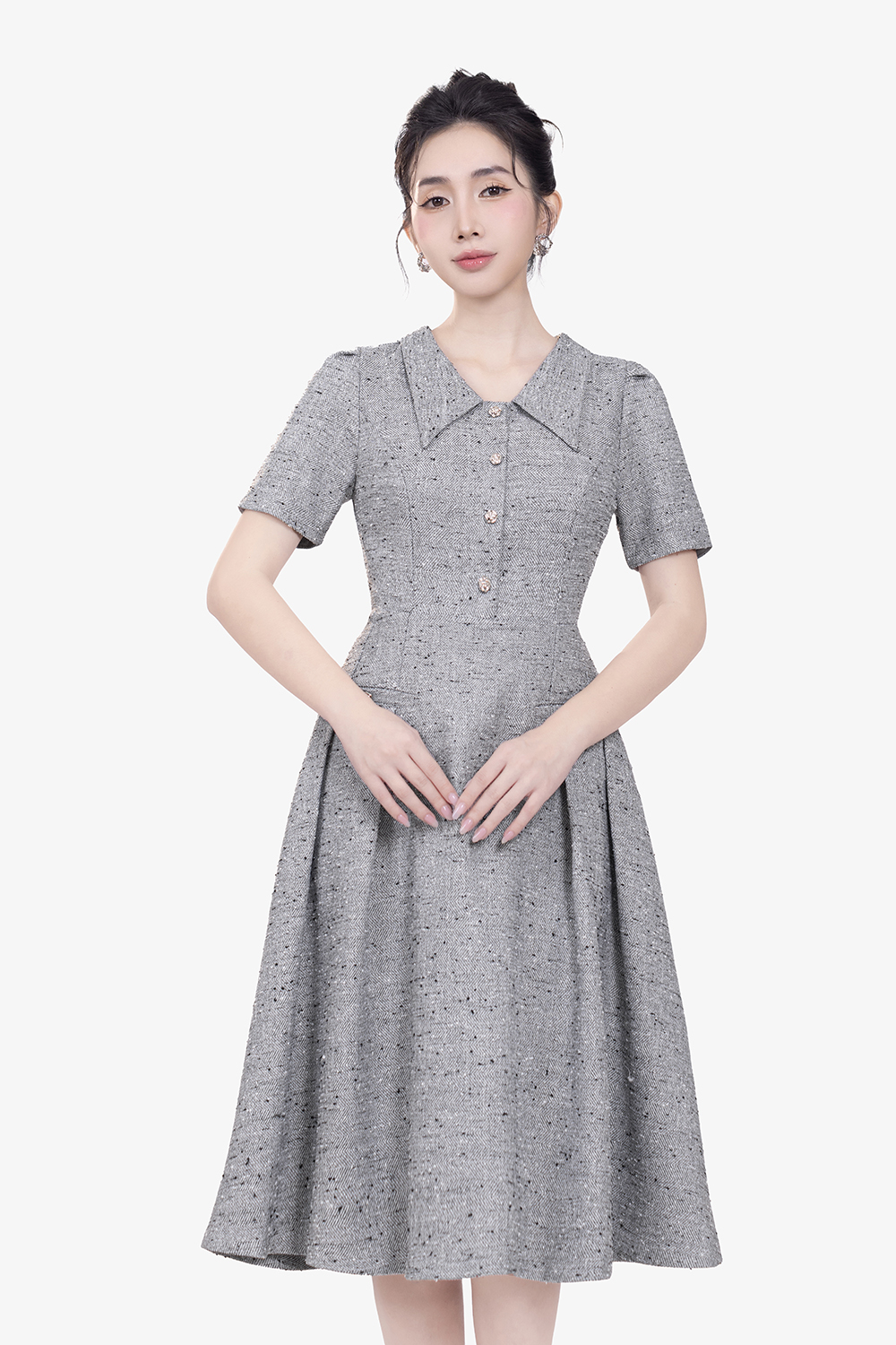 Đầm công sở dáng chữ A cổ lá nhọn