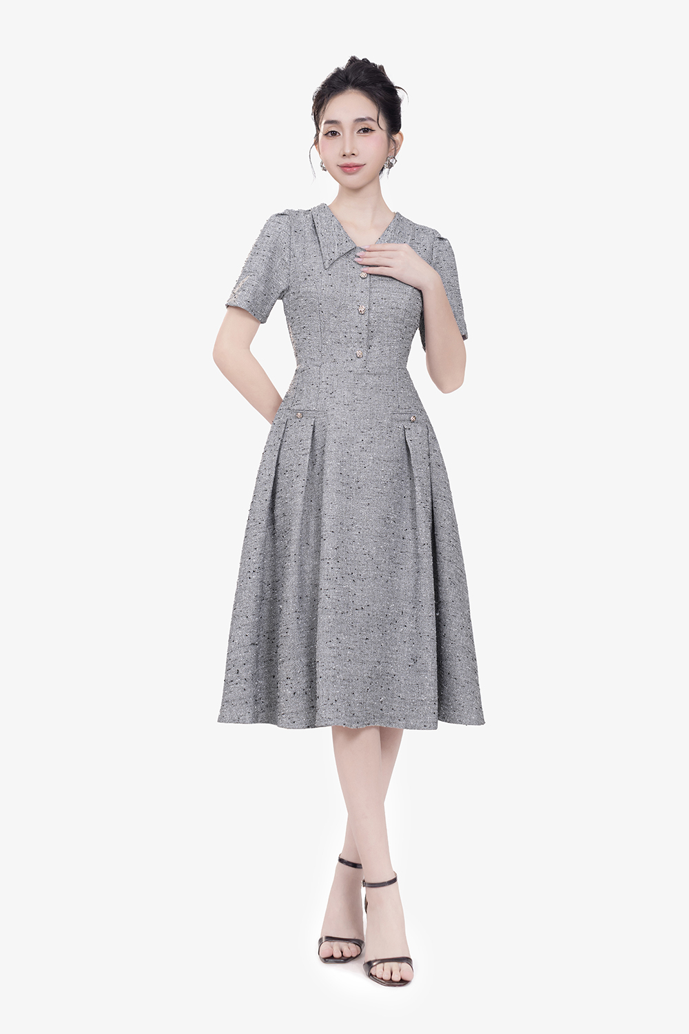 Đầm công sở dáng chữ A cổ lá nhọn