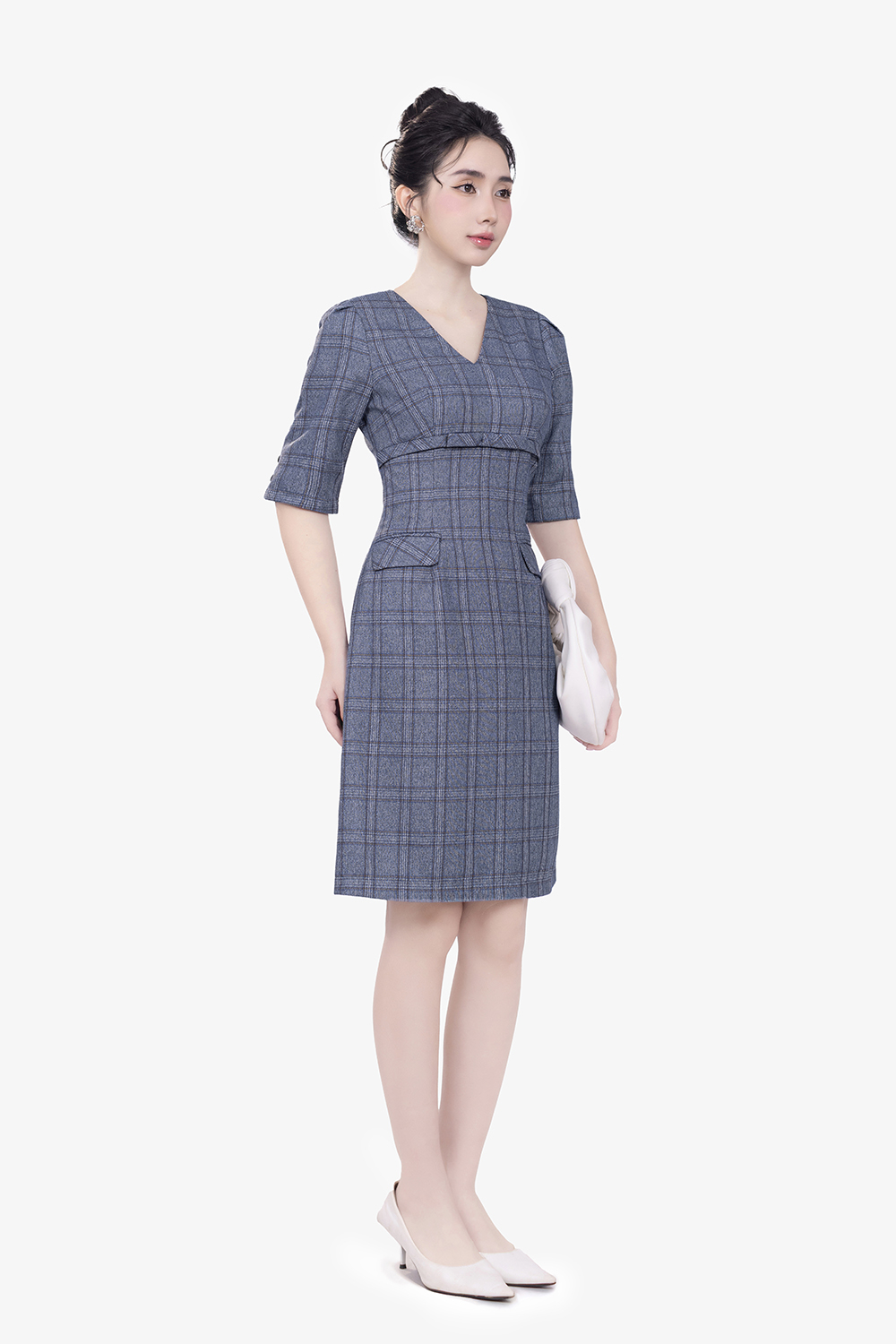 Đầm caro chữ A tay lỡ nhấn eo cao