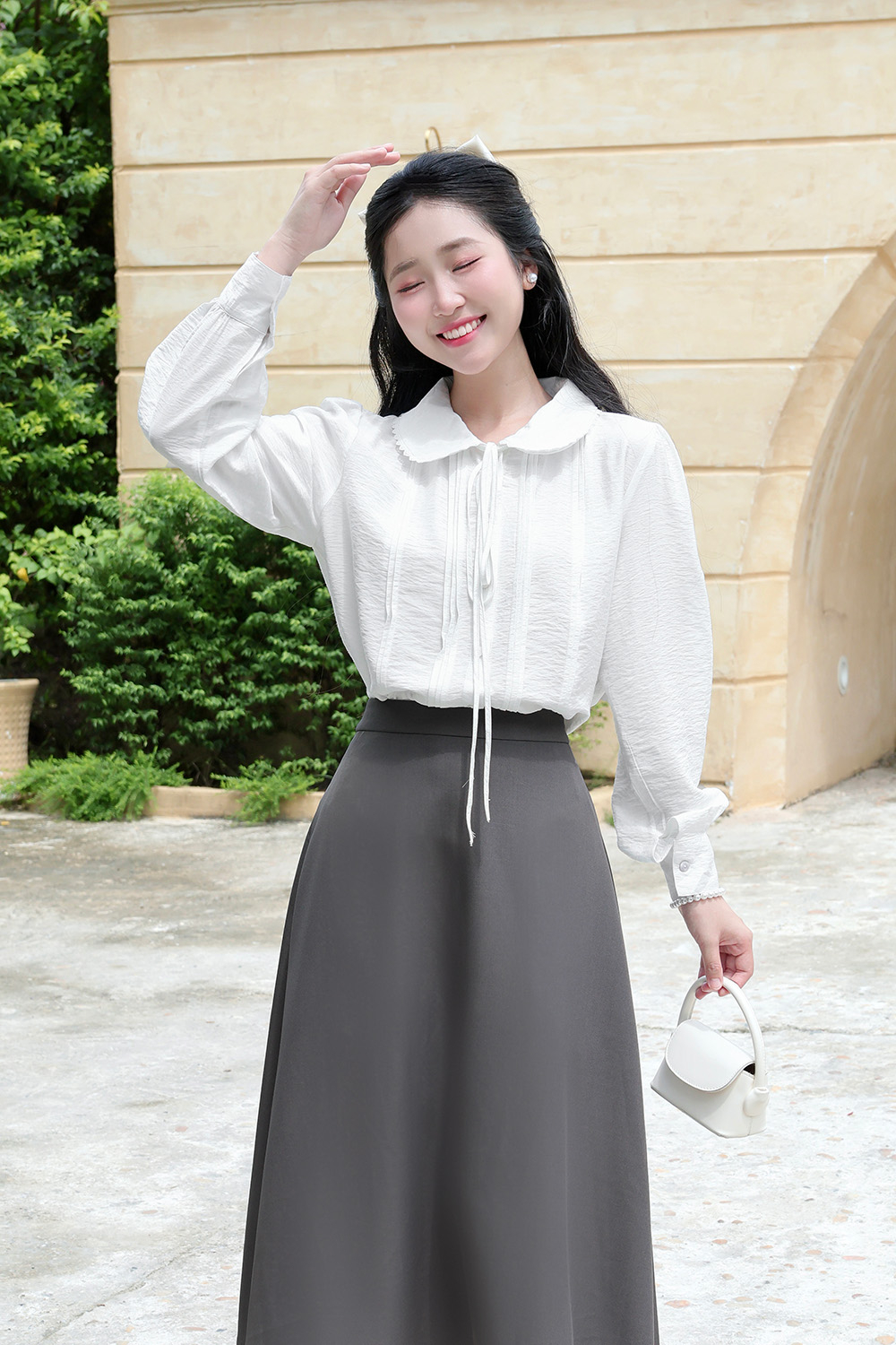 Áo sơ mi trắng cổ sen thắt nơ