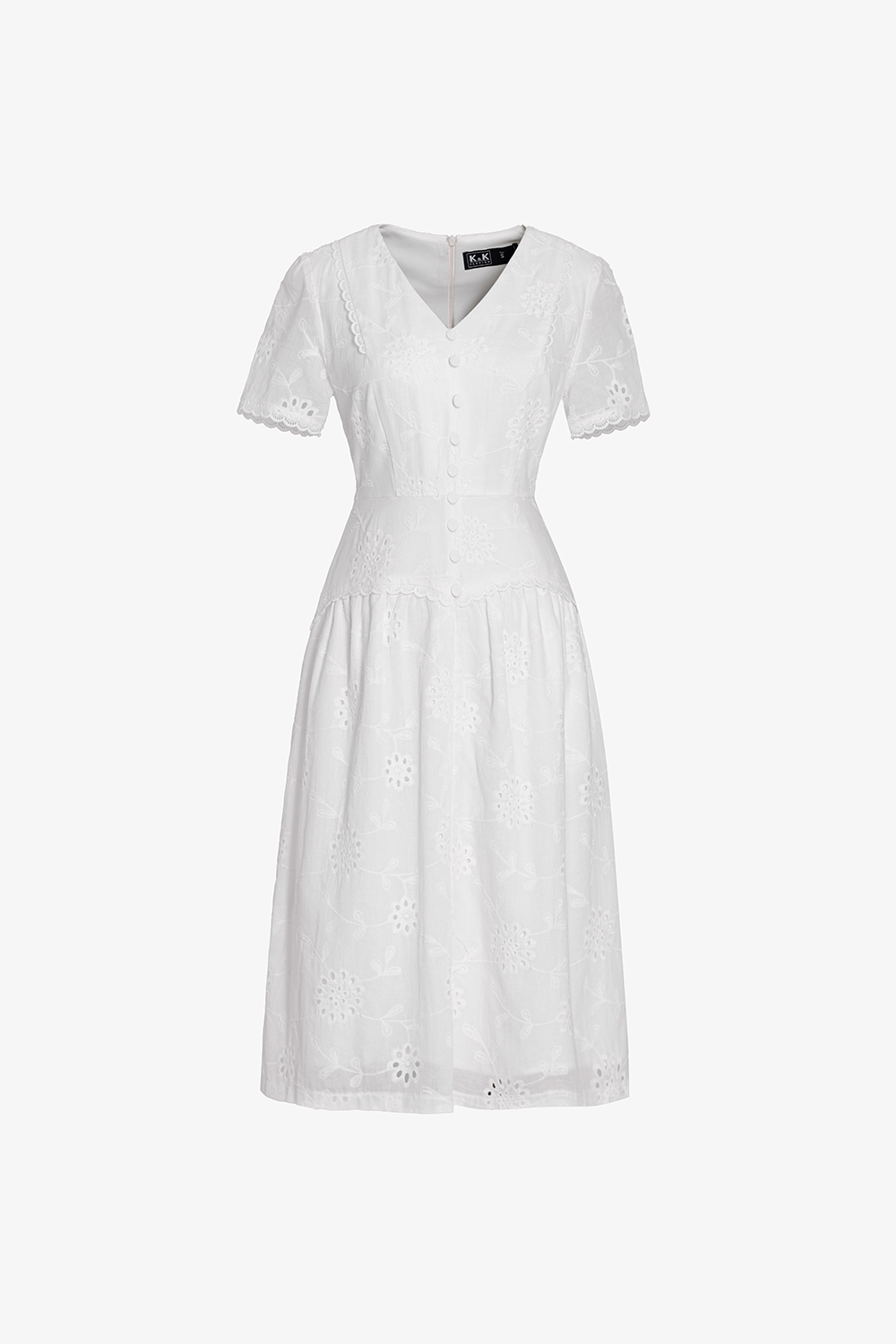 Đầm trắng xô thêu dáng xòe nhấn eo