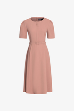 Đầm hồng dáng xoè phối thắt lưng