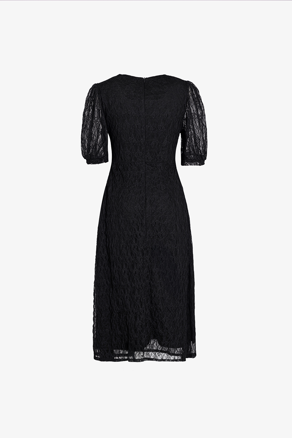 Đầm ren đen dáng xòe dài tay phồng