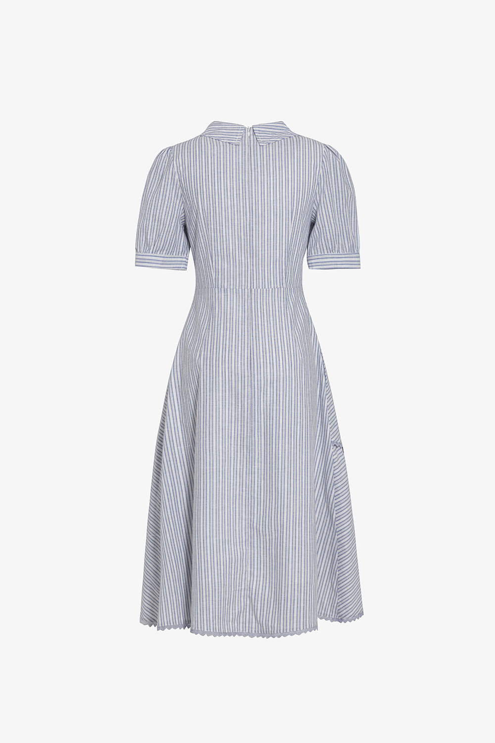 Đầm xòe họa tiết kẻ phối viền đăng ten