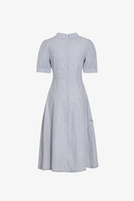 Đầm xòe họa tiết kẻ phối viền đăng ten